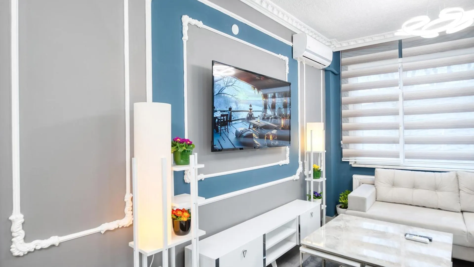 Blue White House Apartment Istanbul