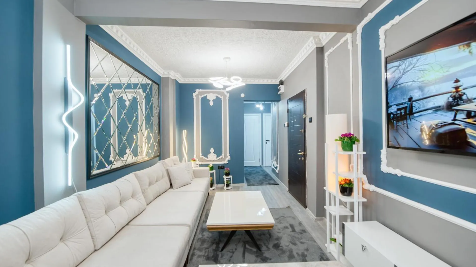 Blue White House Apartment Istanbul