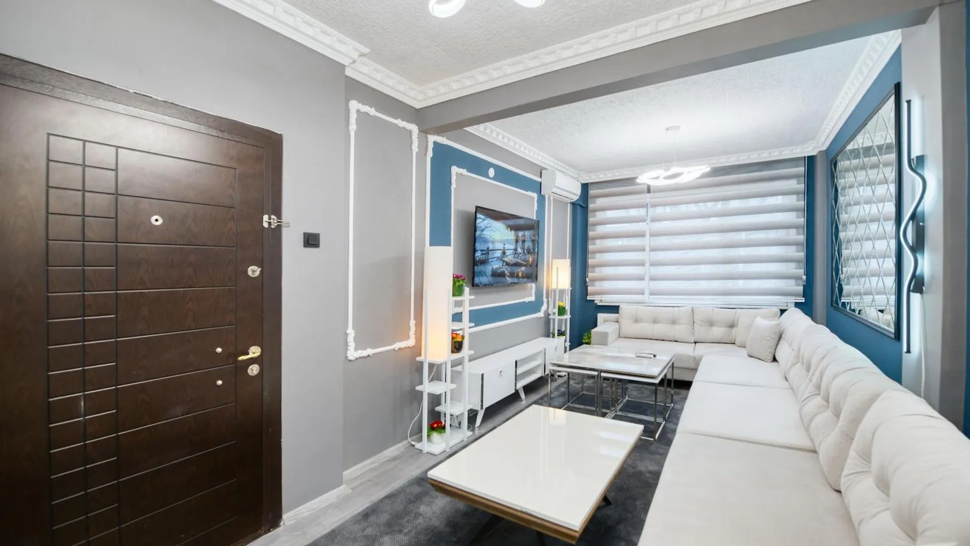 Blue White House Apartment Istanbul