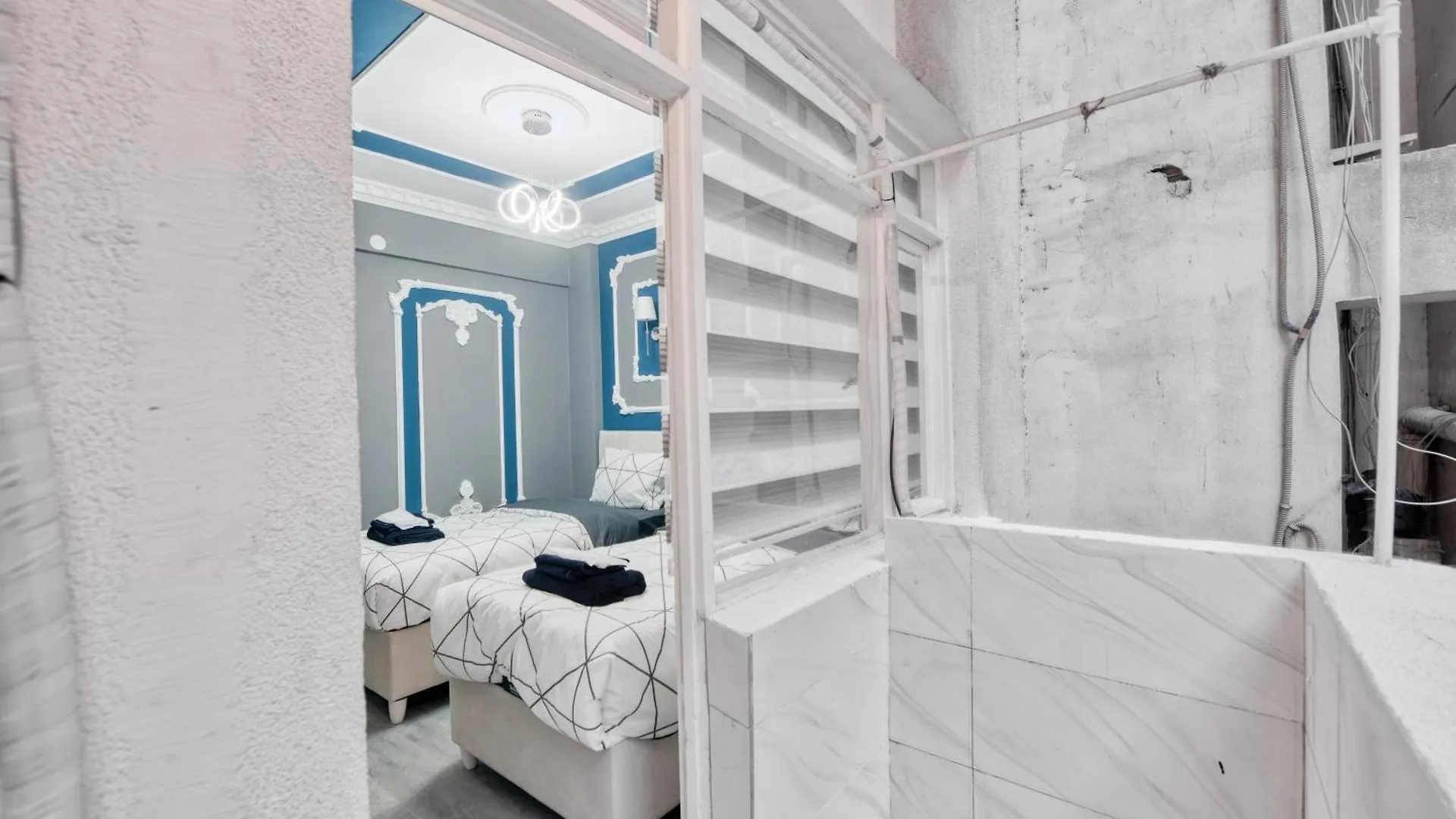 Blue White House Apartment Istanbul
